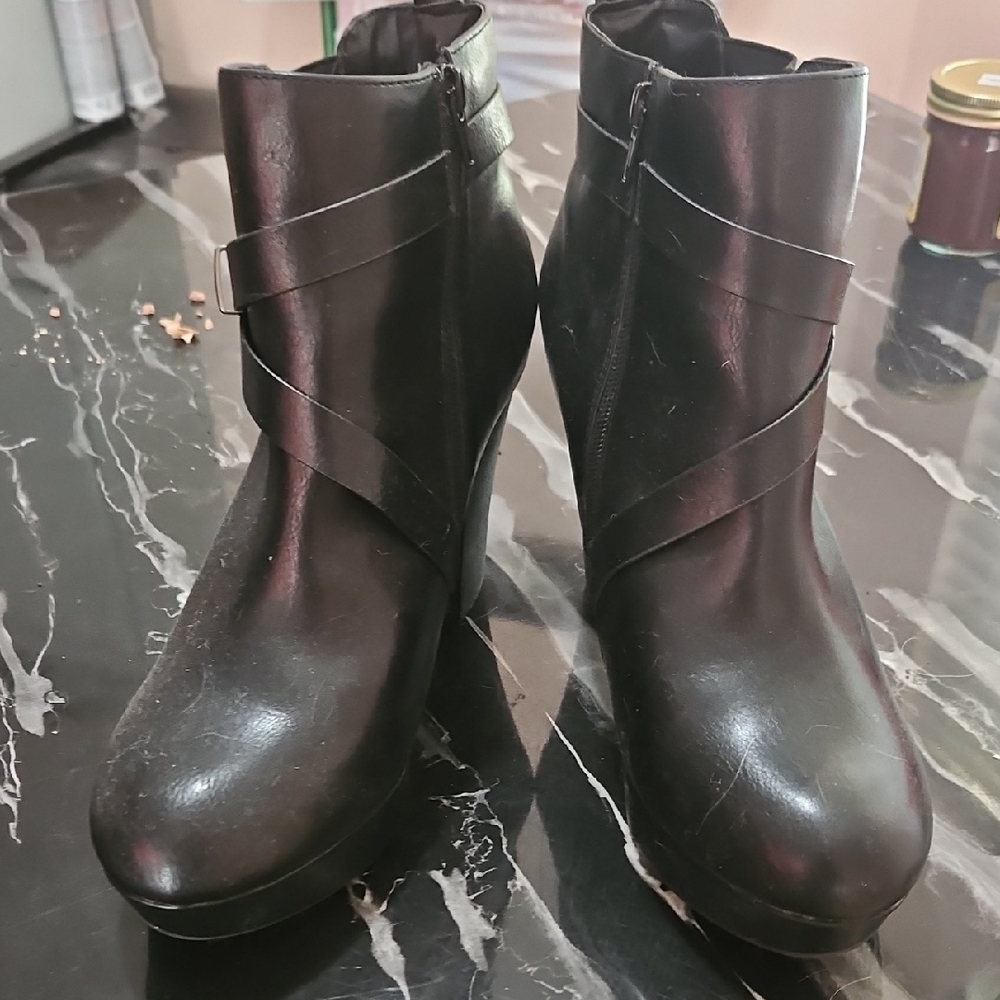 Dominique Elegant Black Heeled Boots